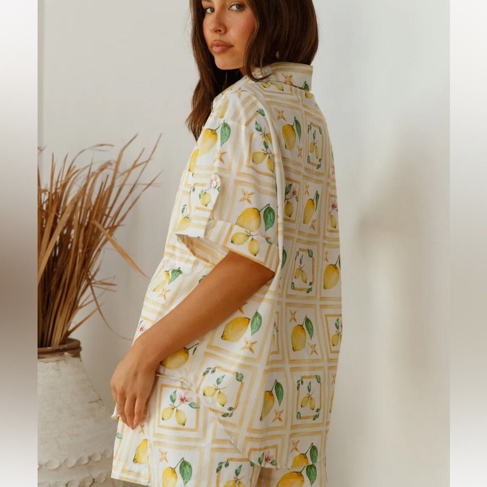 Fortunate One ‘Under the Lemon Tree’ Top - Picture 3 of 6